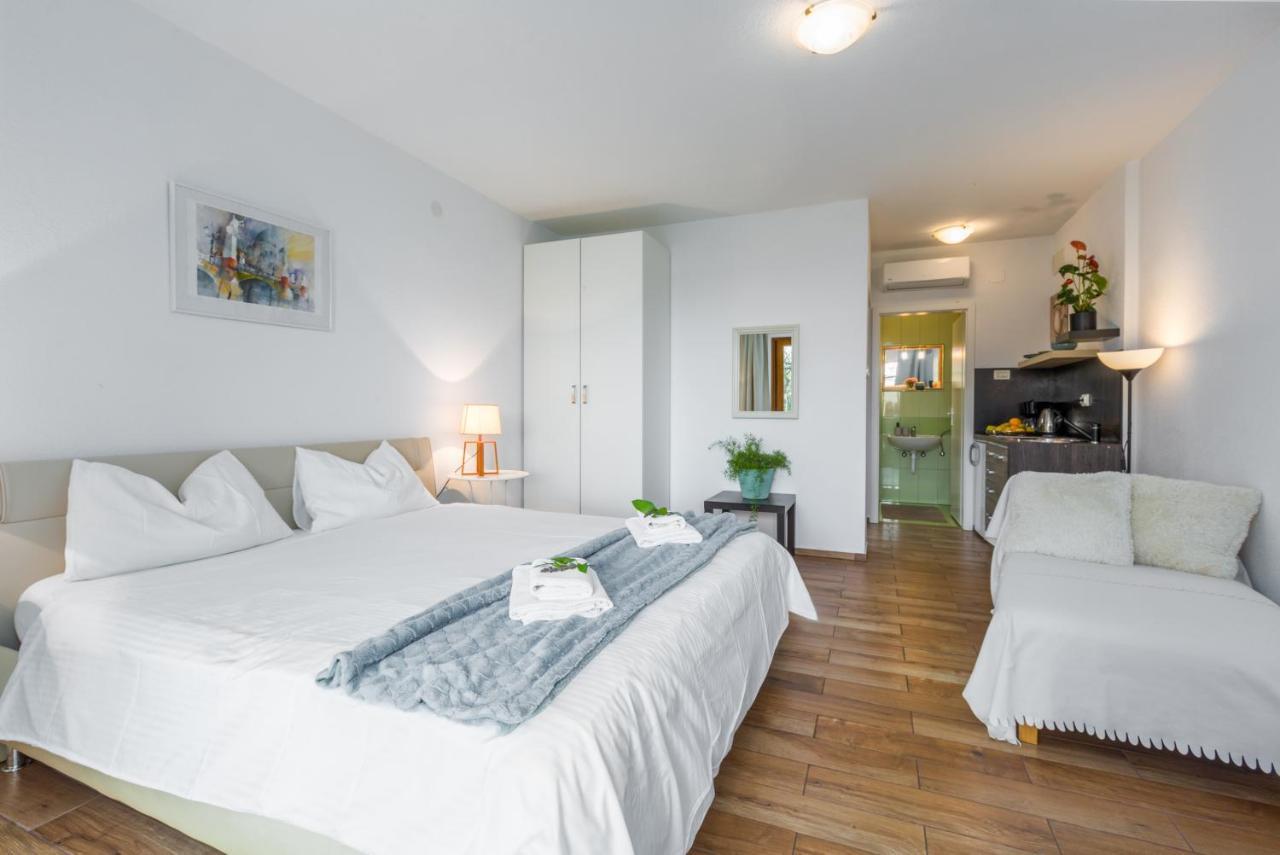 Apartments Zomzi Poreč Eksteriør bilde
