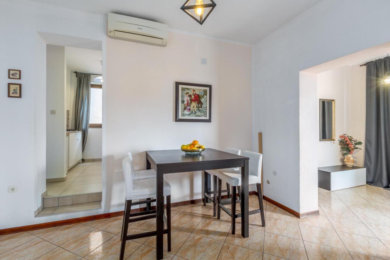 Apartments Zomzi Poreč Eksteriør bilde