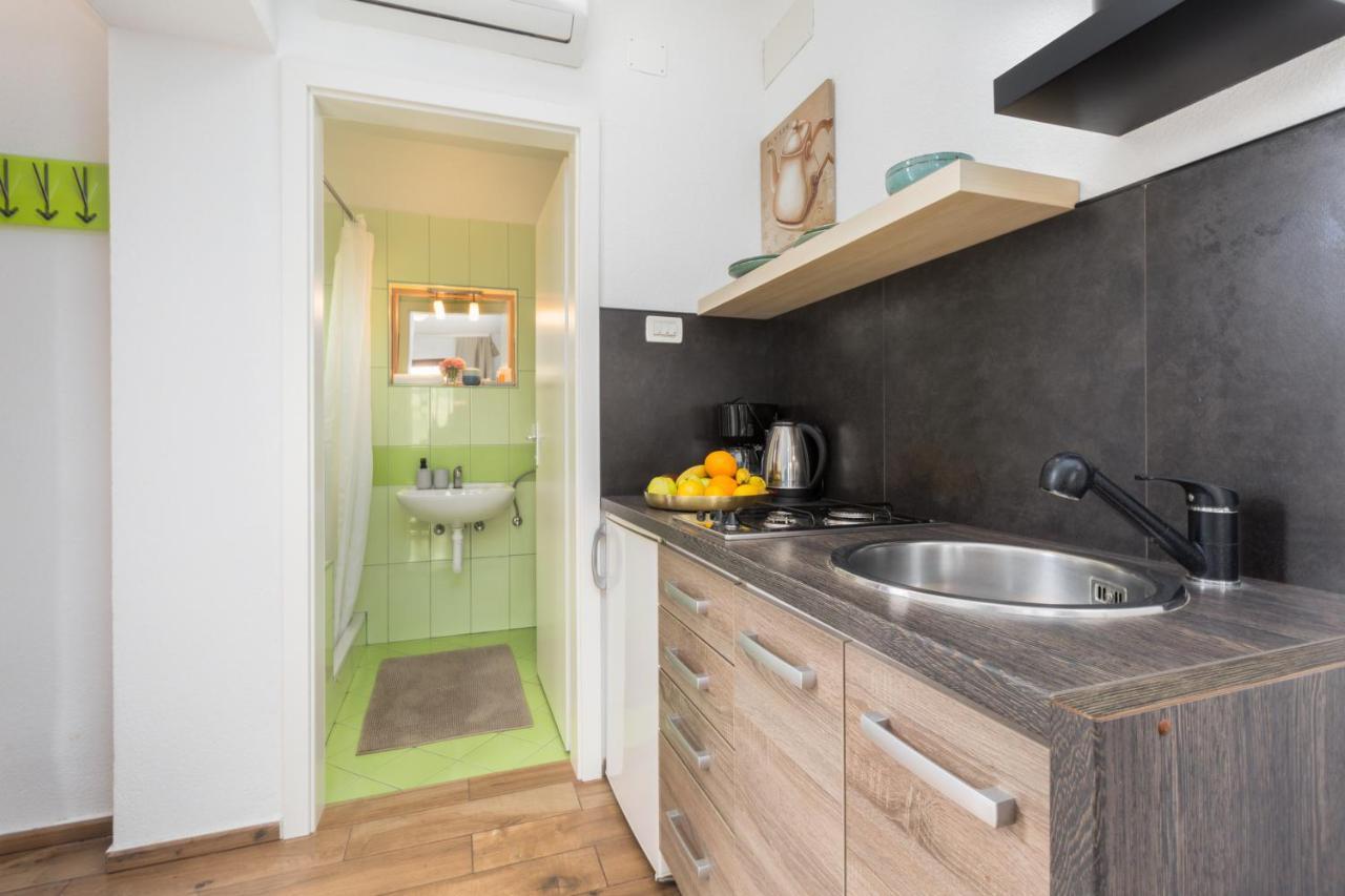 Apartments Zomzi Poreč Eksteriør bilde