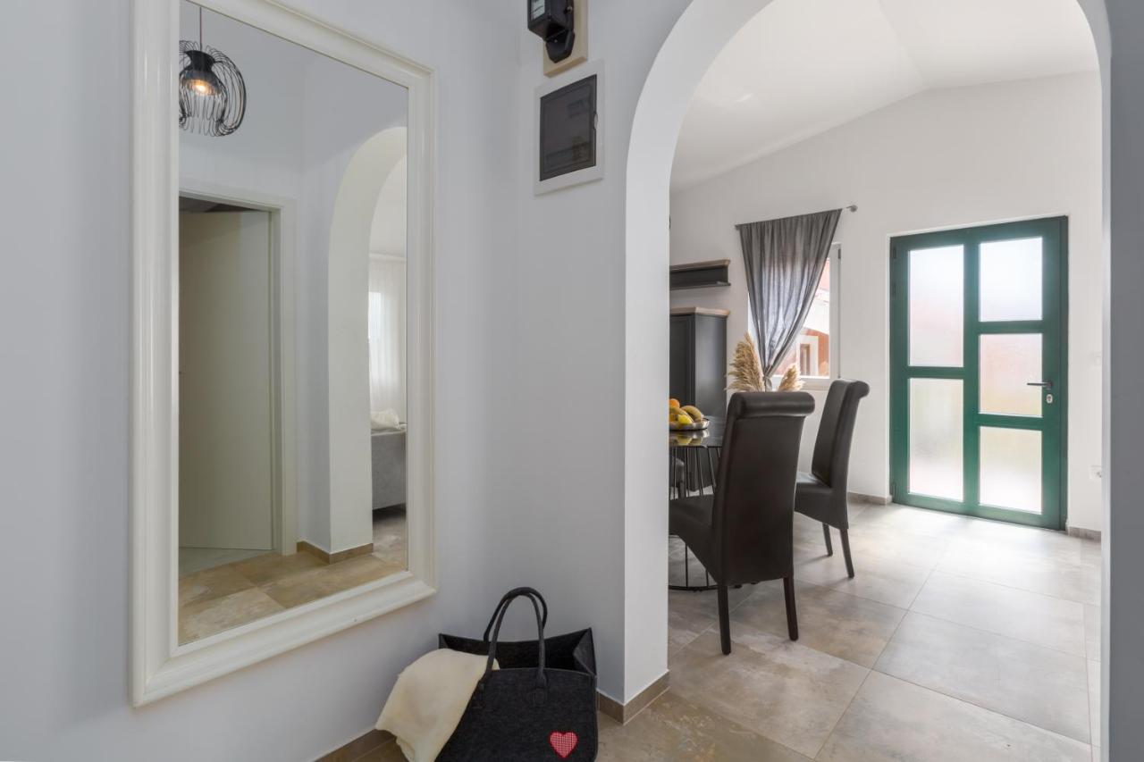 Apartments Zomzi Poreč Eksteriør bilde