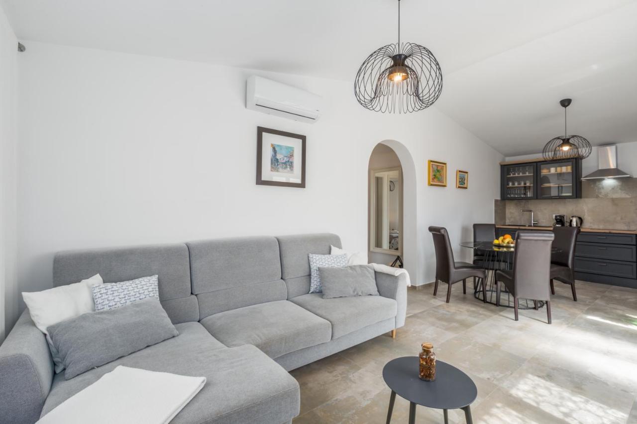 Apartments Zomzi Poreč Eksteriør bilde