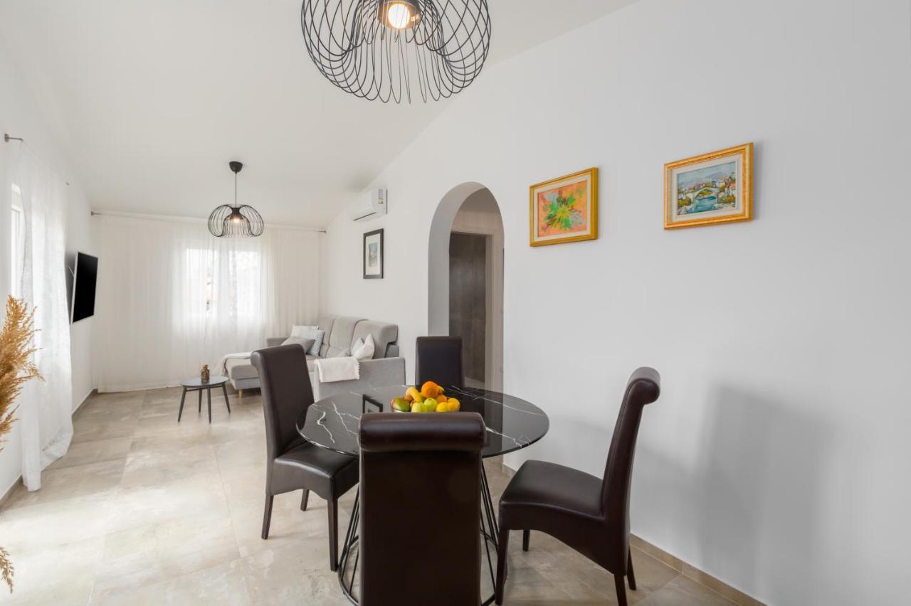 Apartments Zomzi Poreč Eksteriør bilde