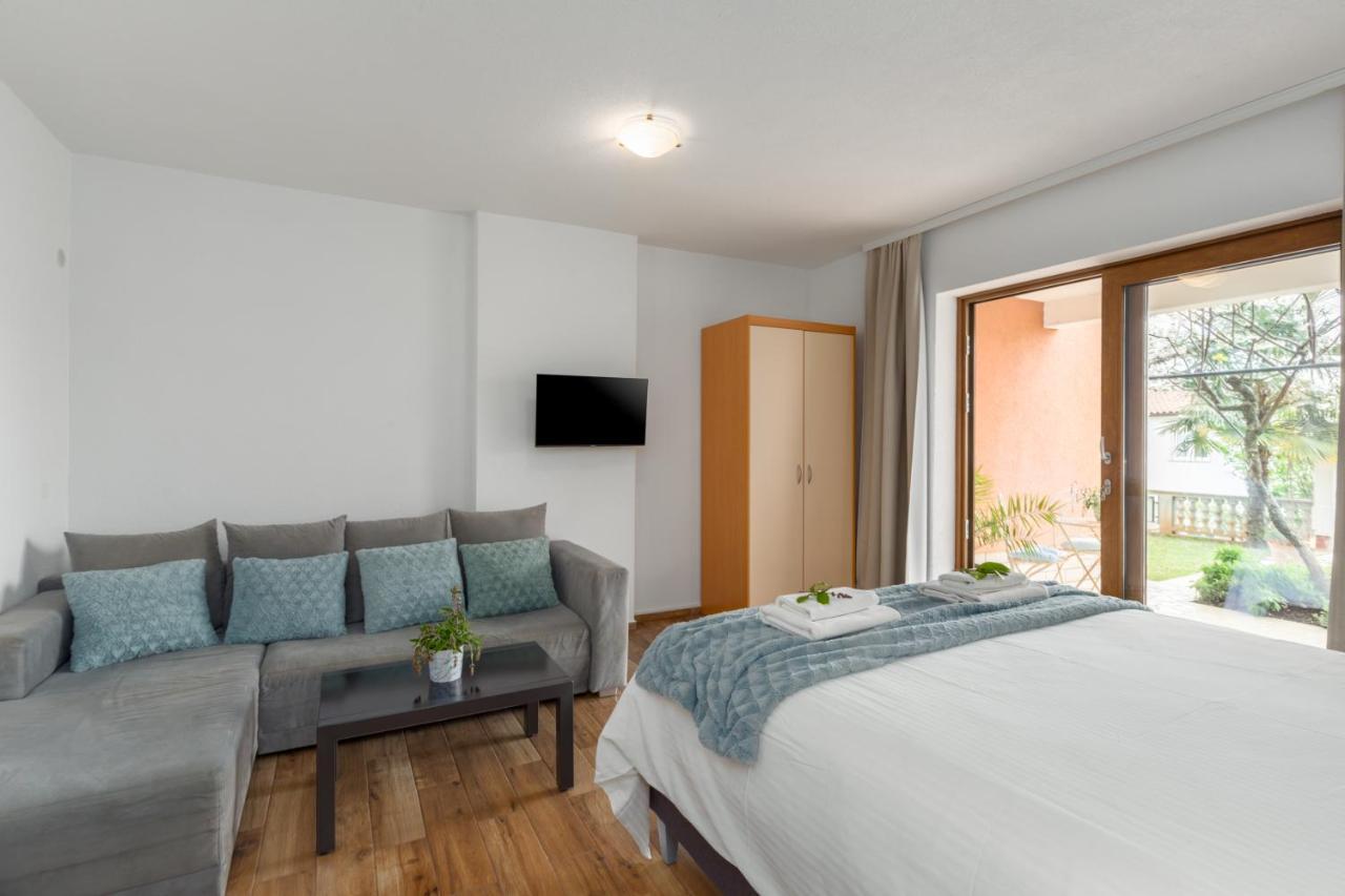 Apartments Zomzi Poreč Eksteriør bilde