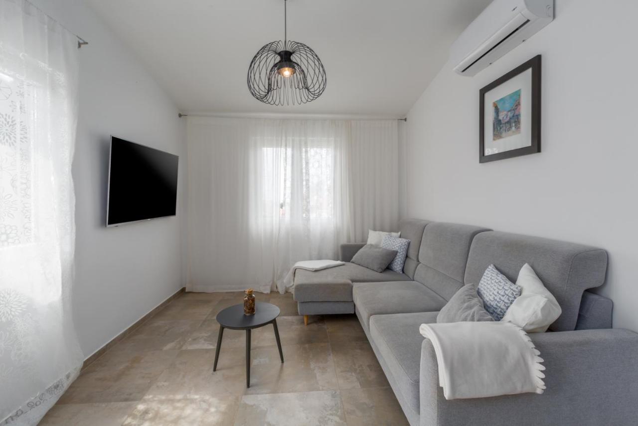 Apartments Zomzi Poreč Eksteriør bilde