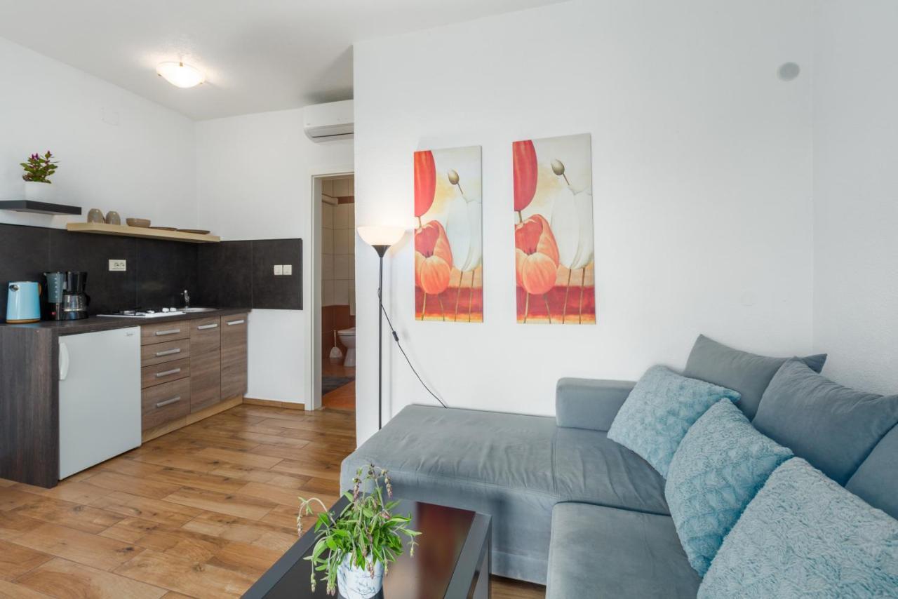 Apartments Zomzi Poreč Eksteriør bilde
