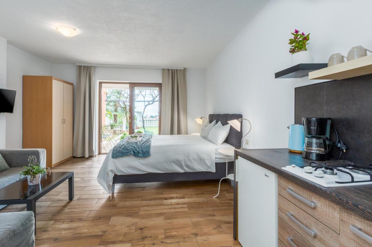Apartments Zomzi Poreč Eksteriør bilde