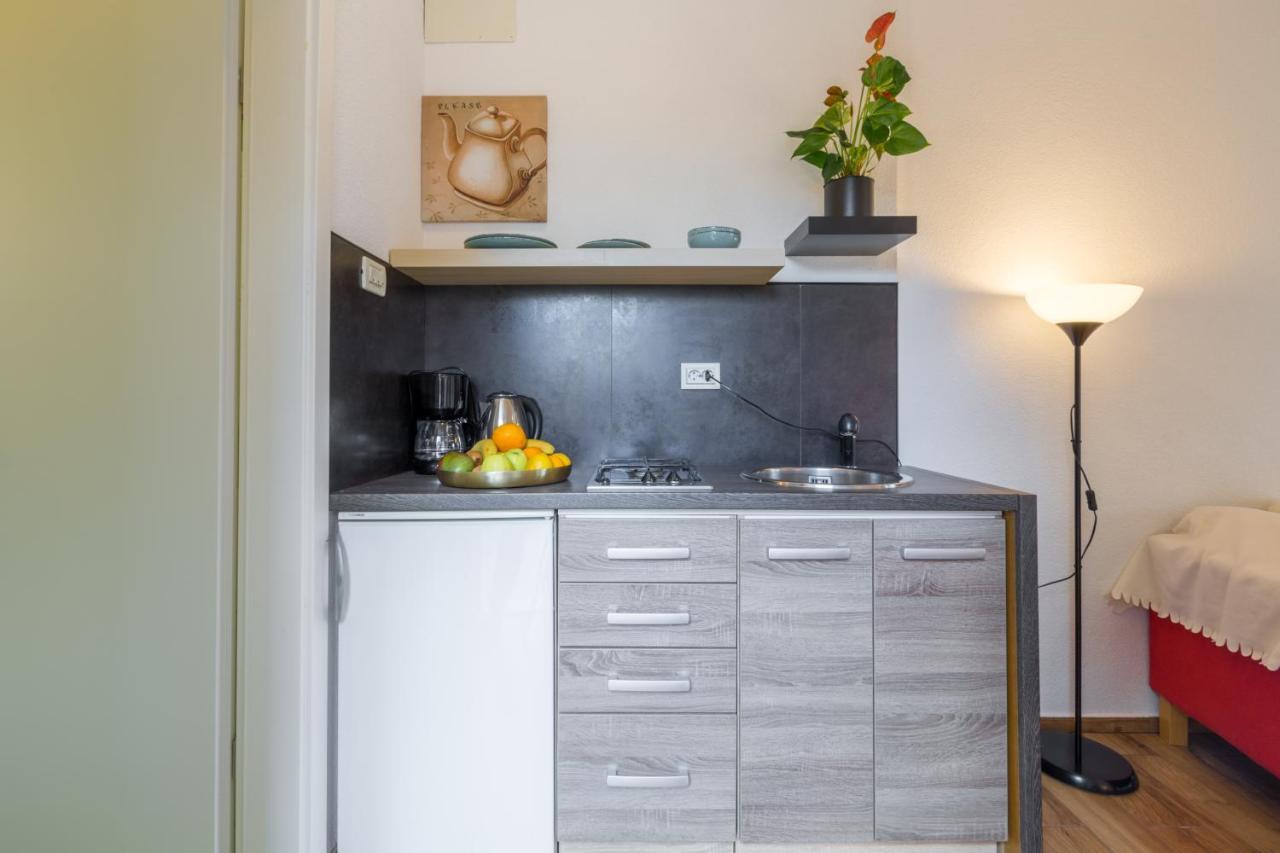 Apartments Zomzi Poreč Eksteriør bilde