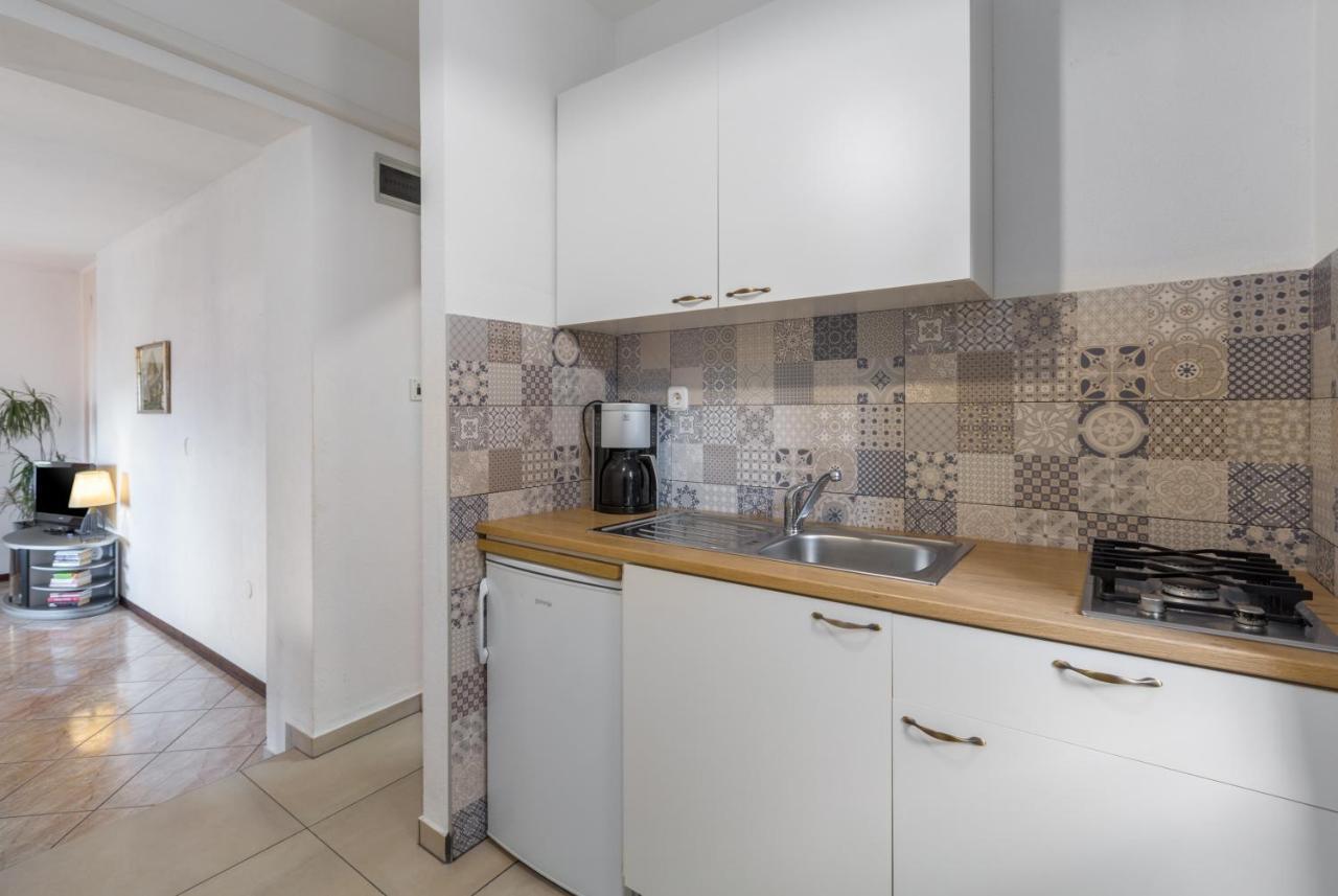 Apartments Zomzi Poreč Eksteriør bilde