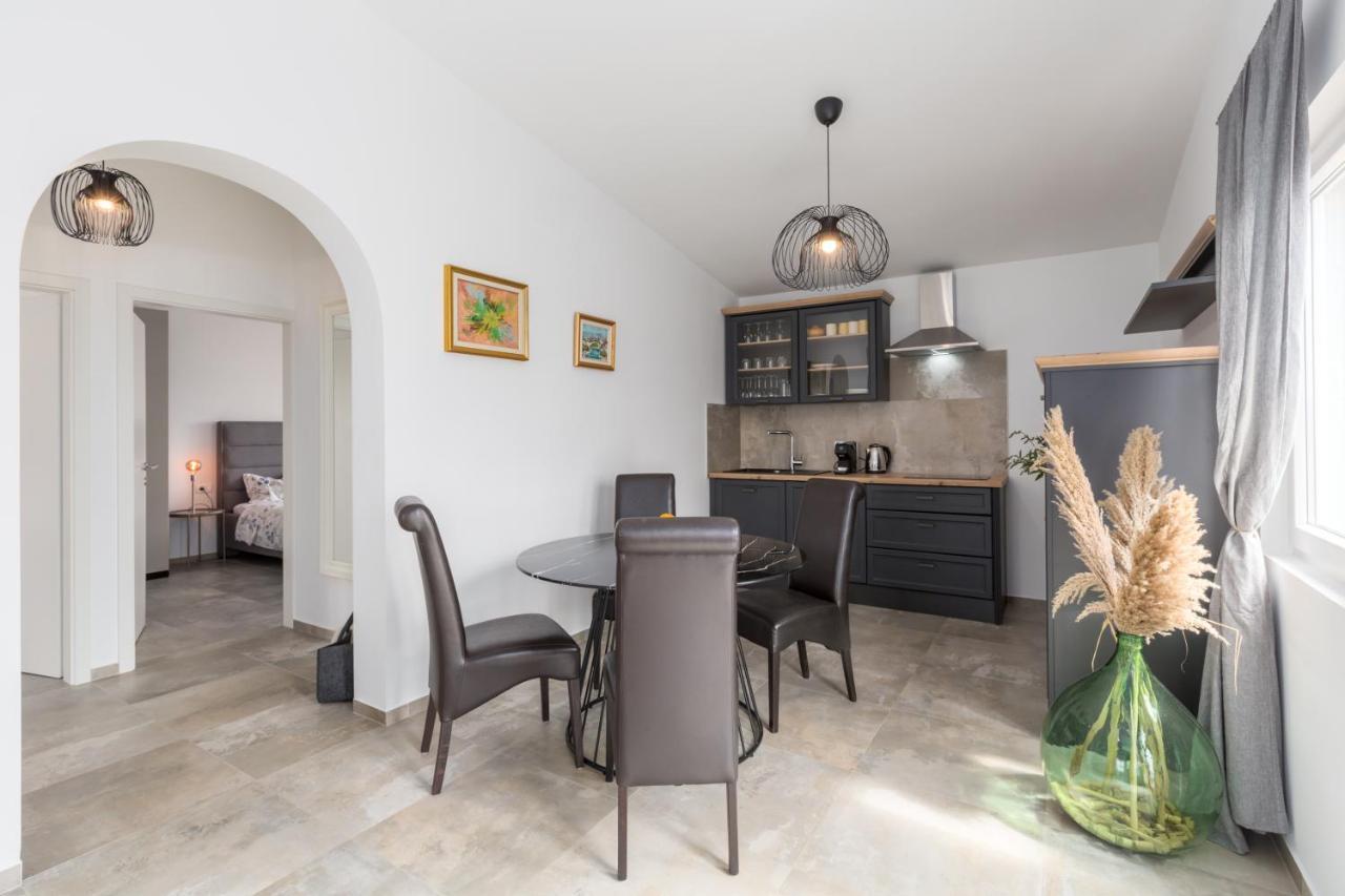 Apartments Zomzi Poreč Eksteriør bilde