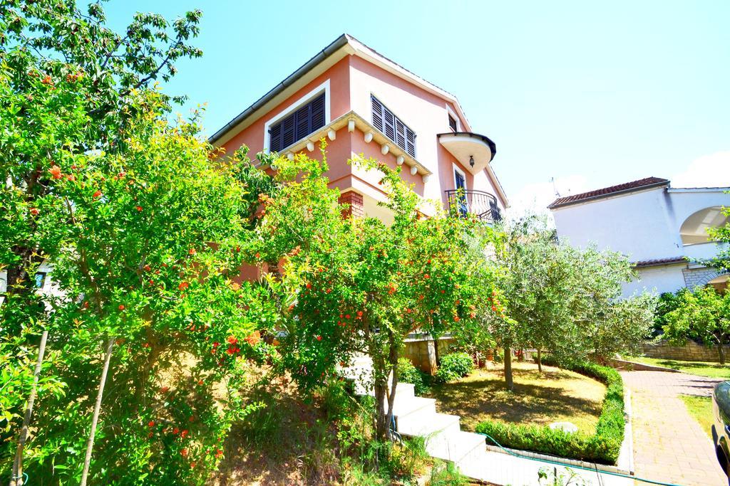 Apartments Zomzi Poreč Eksteriør bilde